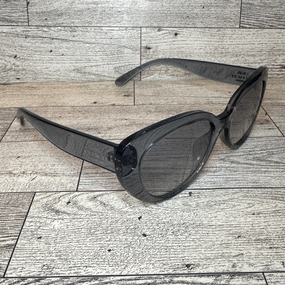 COACH Sunglasses EUC - Picture 3 of 8